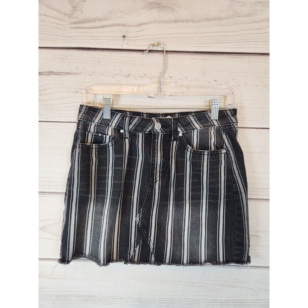 Sky and Sparrow Women's Black/Gray Striped Mini Denim‎ Skirt Size 5